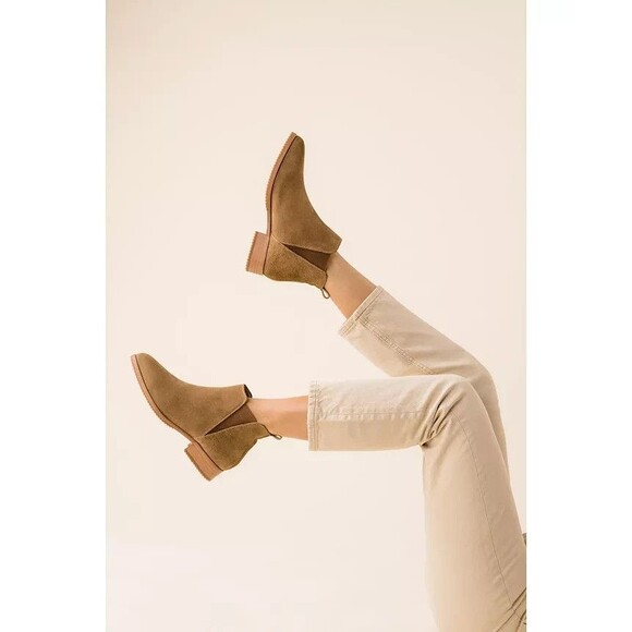 Nisolo Women's Eva Leather Everyday‎ Chelsea Boot Taupe Suede Size 8 NIB $228 - Picture 2 of 7